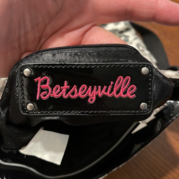 Betseyville Animal Print Sequined Purse - Picture 9 of 12